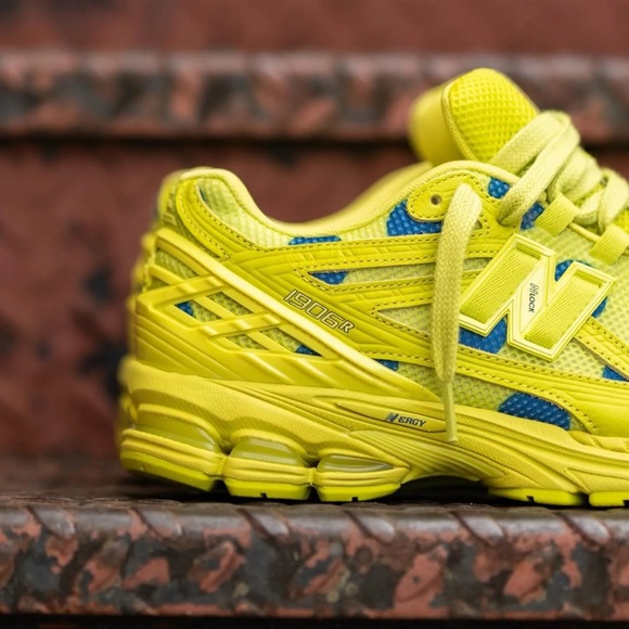 💙 NEW BALANCE 1906R POLKA DOT 🔋 - Picture 3 of 4